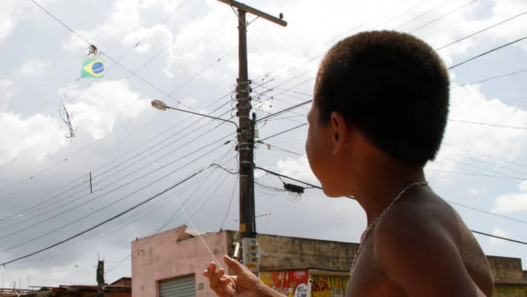 Pará registra cerca de 2 mil ocorrências de acidentes com pipas nas redes elétricas