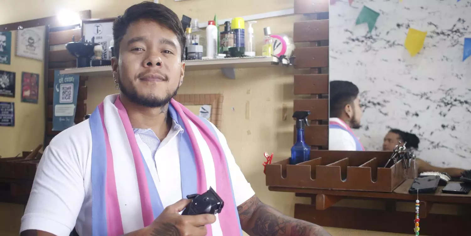 Barbearia gera oportunidades de trabalho para pessoas LGBT+ no Pará