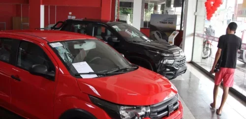 Governo deve lançar pacote de incentivo à indústria automotiva nesta segunda-feira (5)