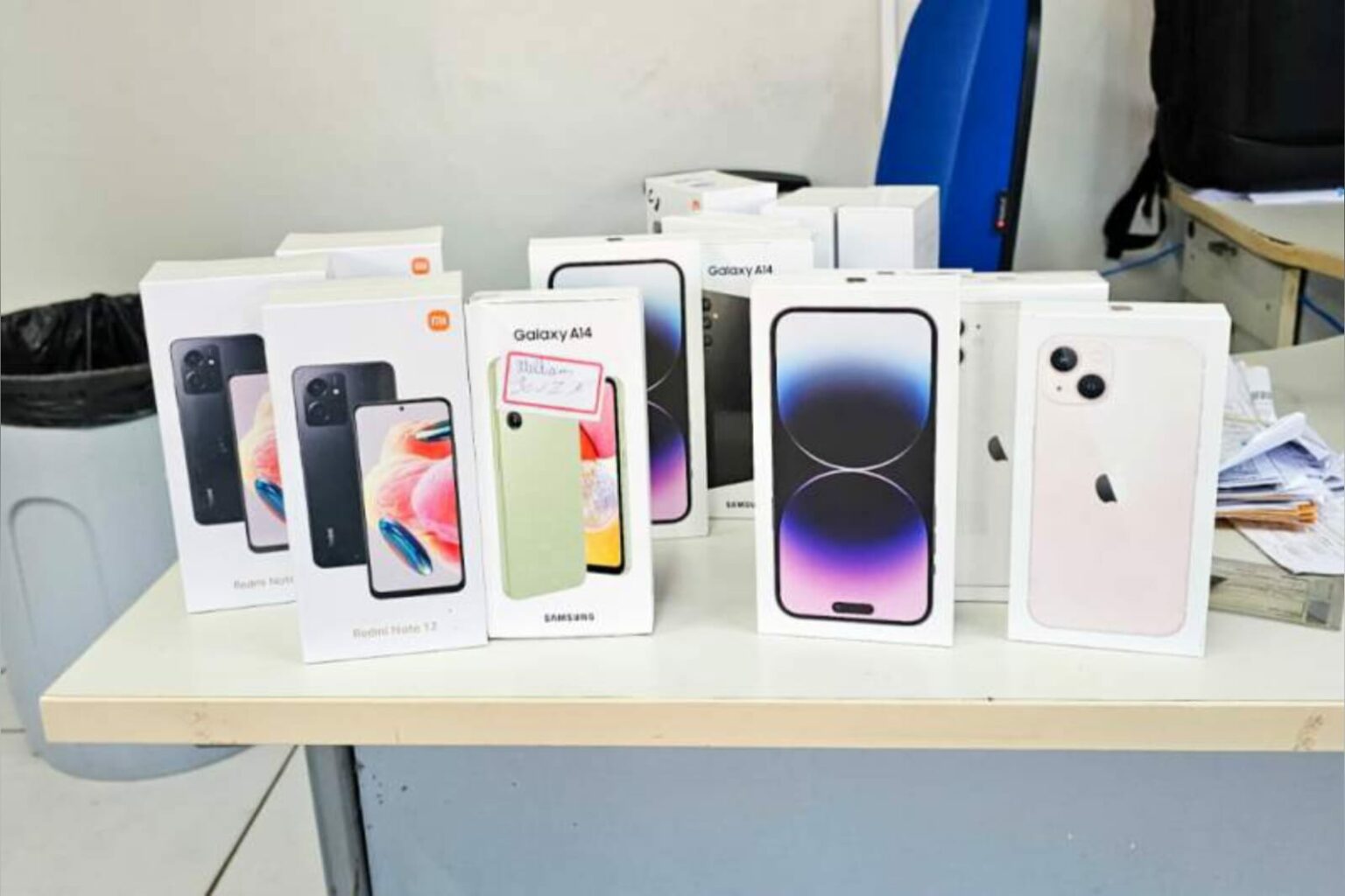 Sefa apreende celulares e produtos eletrônicos em Conceição do Araguaia