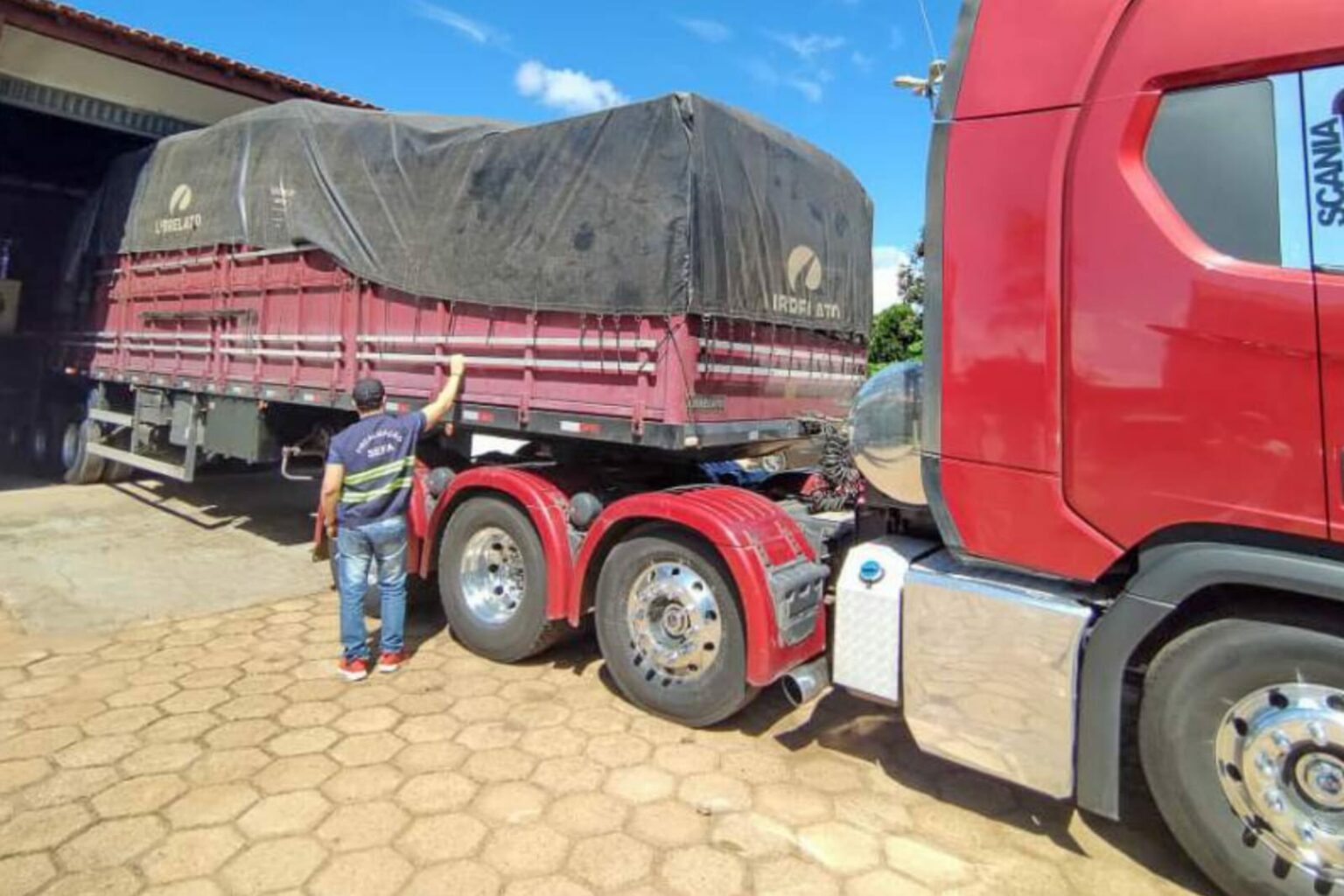 Sefa apreende 5.8 toneladas de mercadorias diversas em Dom Eliseu