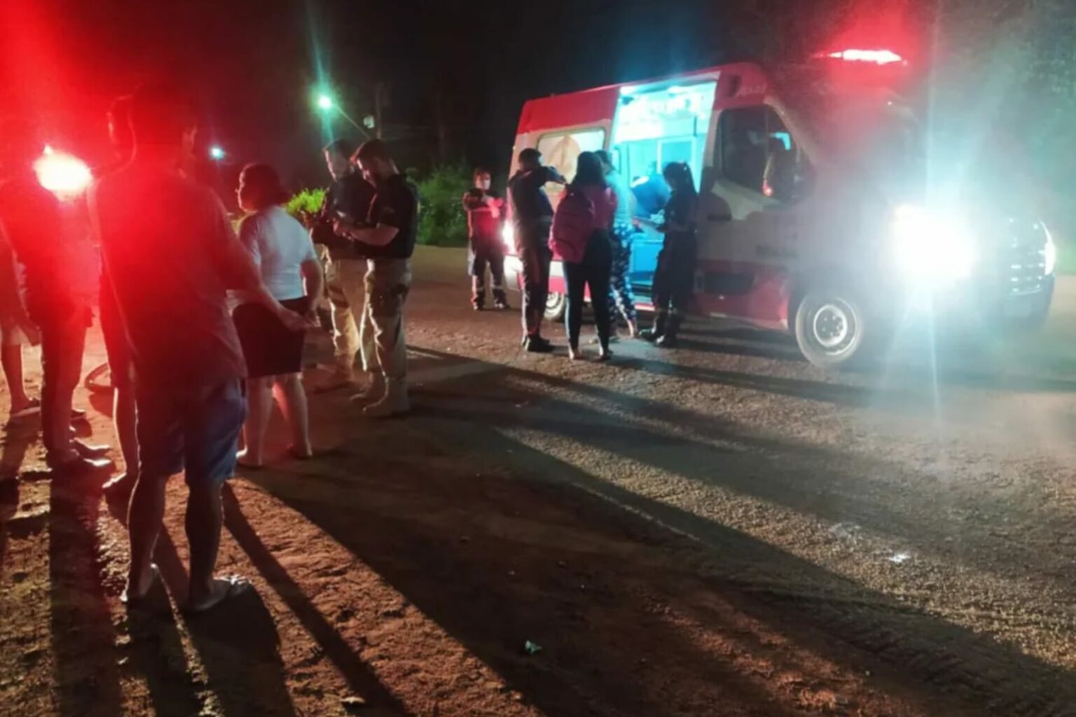 Colisão entre duas motocicletas deixa duas pessoas feridas na BR-163