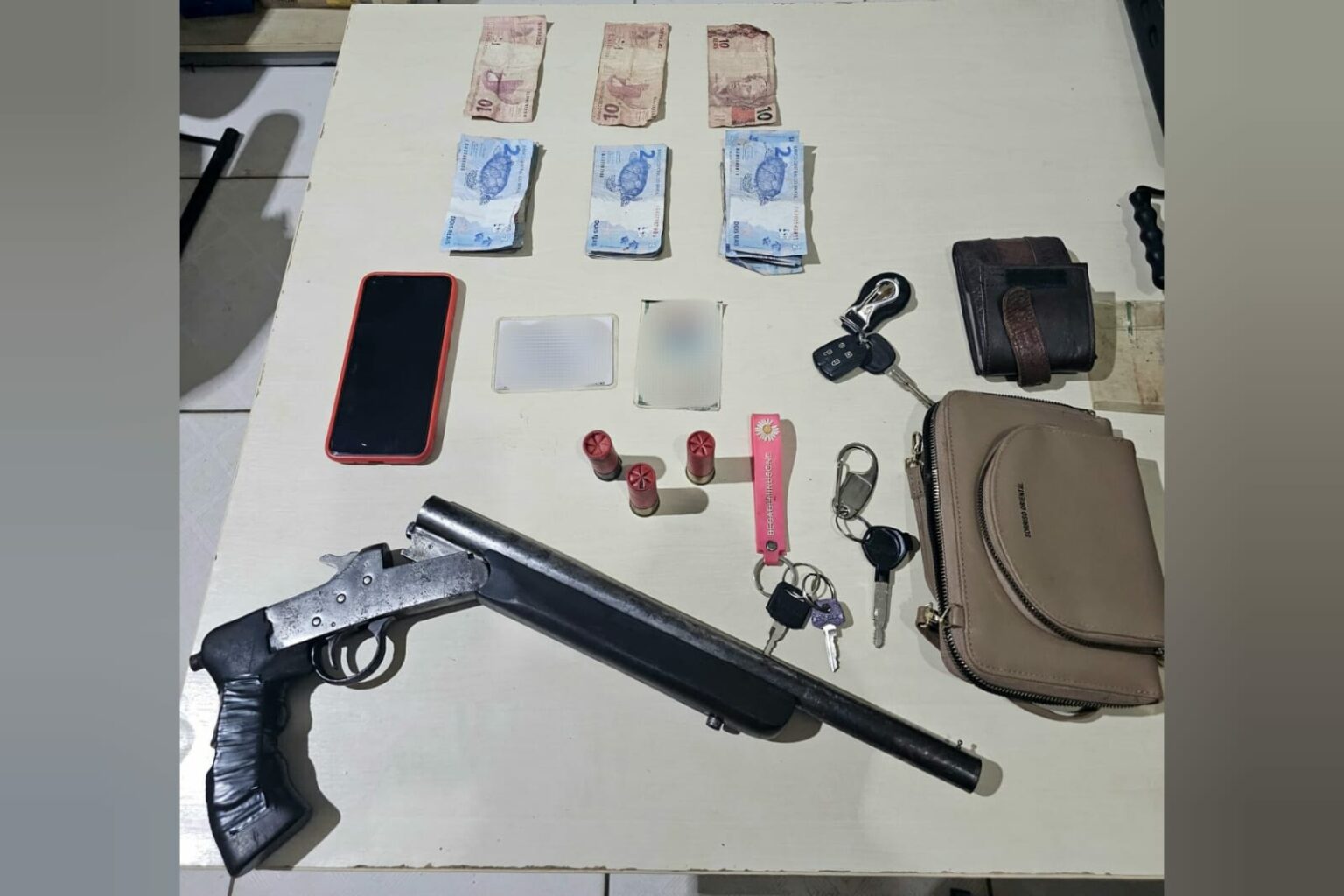 PM apreende arma de fogo e prende suspeito de roubo em Curionópolis