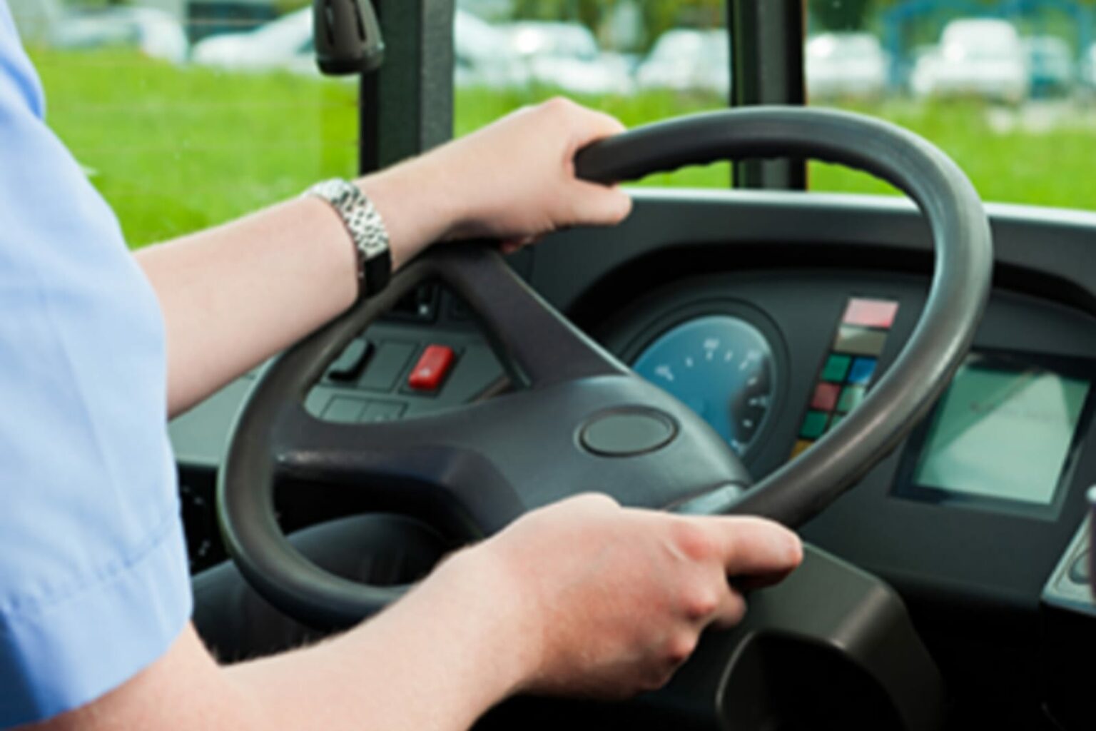 Exame toxicológico para motoristas de ônibus e caminhão tem novo prazo