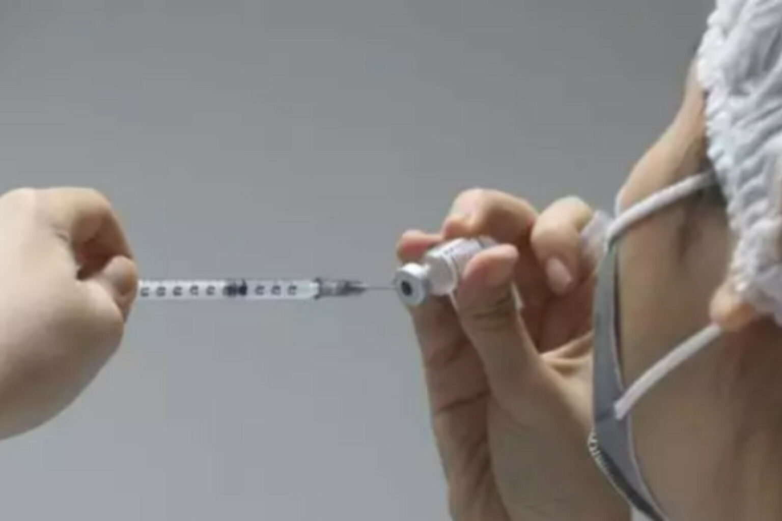 Jovem tem pés e mãos amputados por causa de infecção urinária