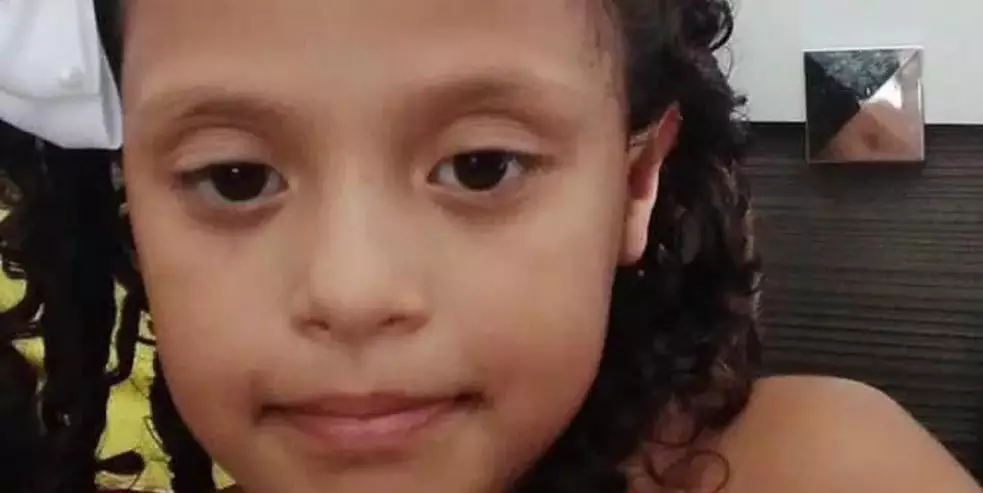 Homem mata filha da ex-namorada e abandona o corpo em terreno baldio
