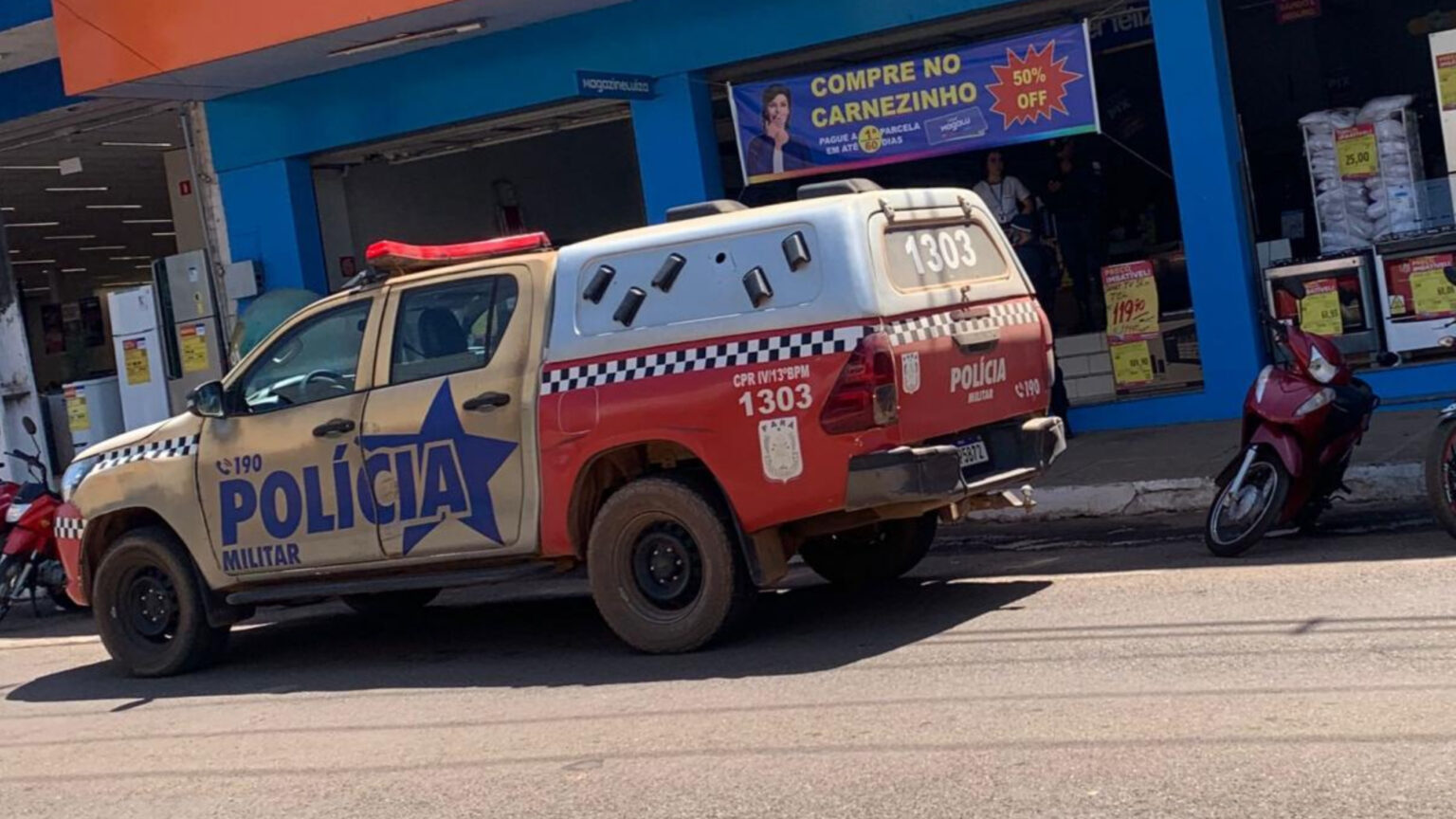 Dupla rouba arma de fogo de segurança em loja de Tucuruí