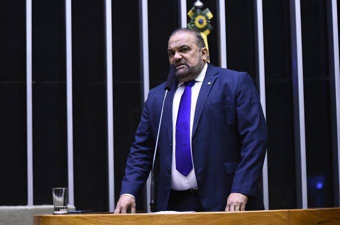 Hélio Leite assumirá vaga de Celso Sabino na Câmara dos Deputados