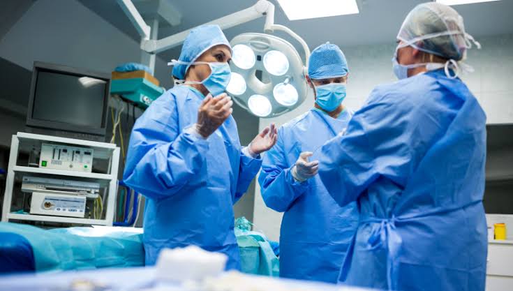 Medicina e engenharia são as profissões mais prestigiadas no país, diz Febraban
