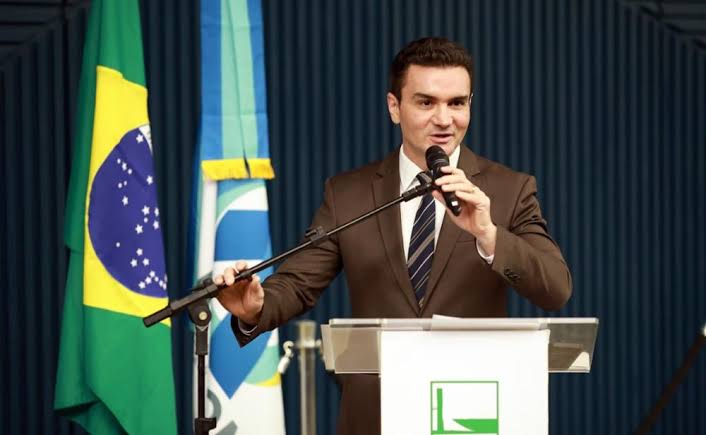 Celso Sabino deve assumir Ministério do Turismo apenas em agosto
