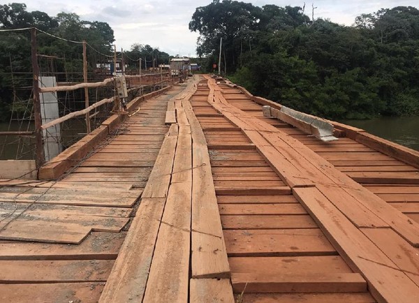 Moradores ateiam fogo em ponte durante protesto no interior do Pará