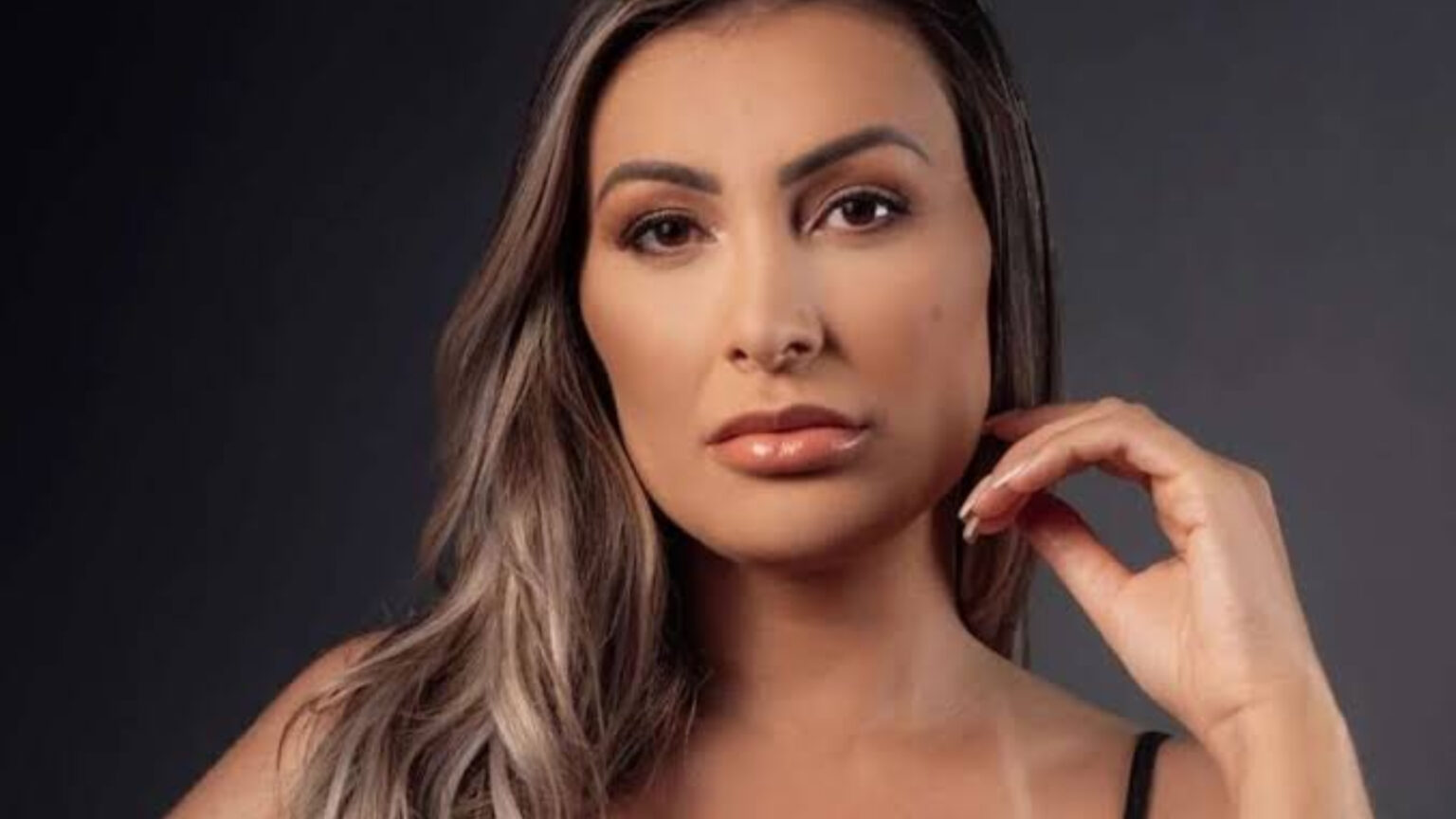 Andressa Urach revela experiência sexual com cachorro na infância