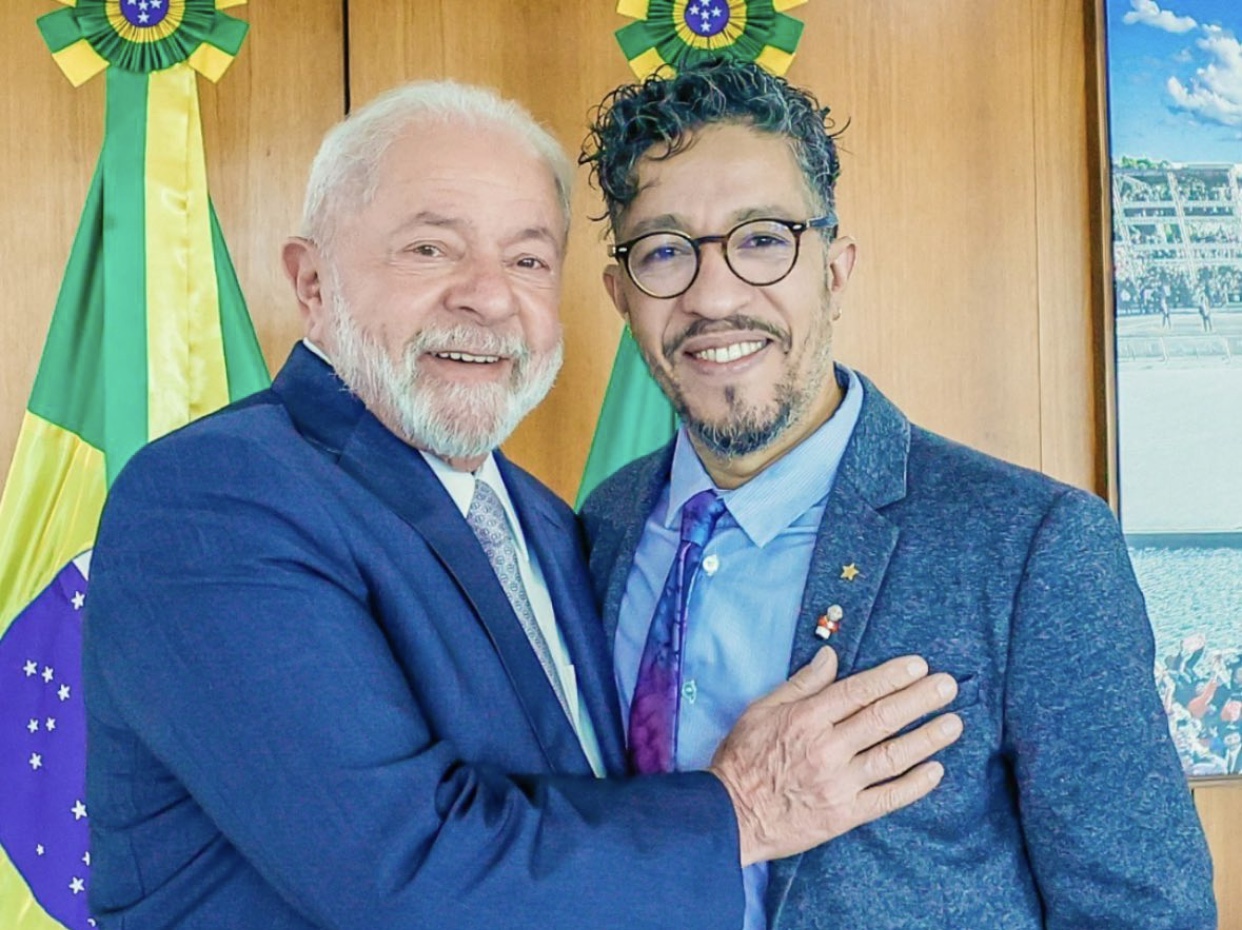 Lula recebe Jean Wyllys no Palácio do Planalto