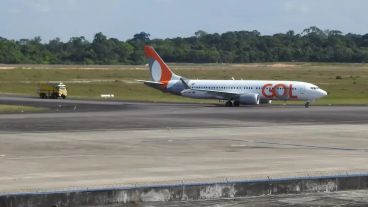 Avião com 150 pessoas faz pouso de emergência após decolar no Pará