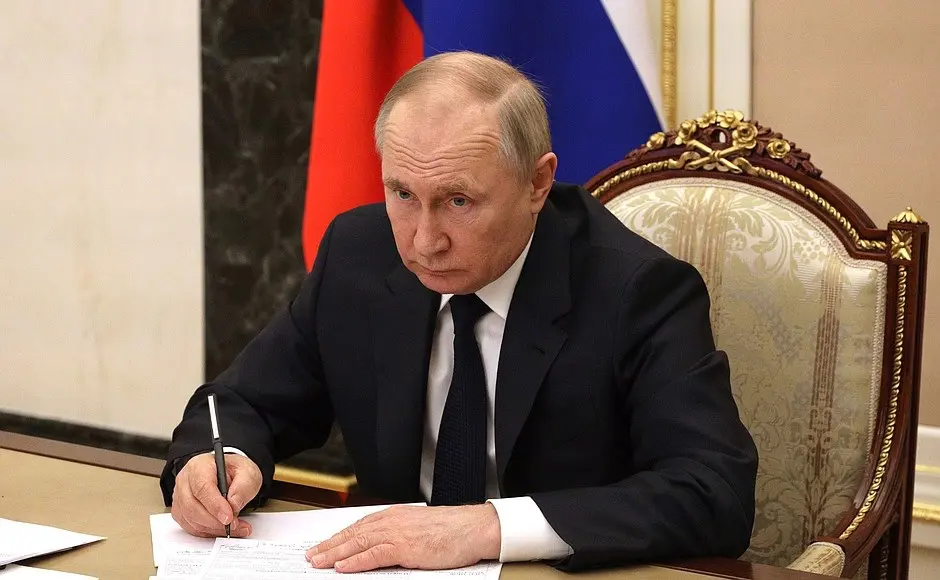 Rússia proíbe cirurgia de mudança de gênero