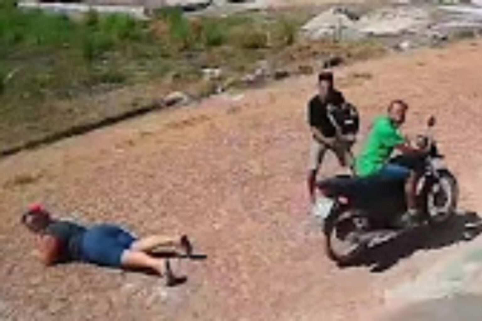 Dupla agride mulher e rouba moto em Redenção