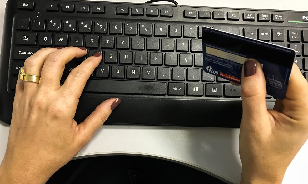 Isenção de compras online causará 2,5 milhões de demissões, dizem entidades