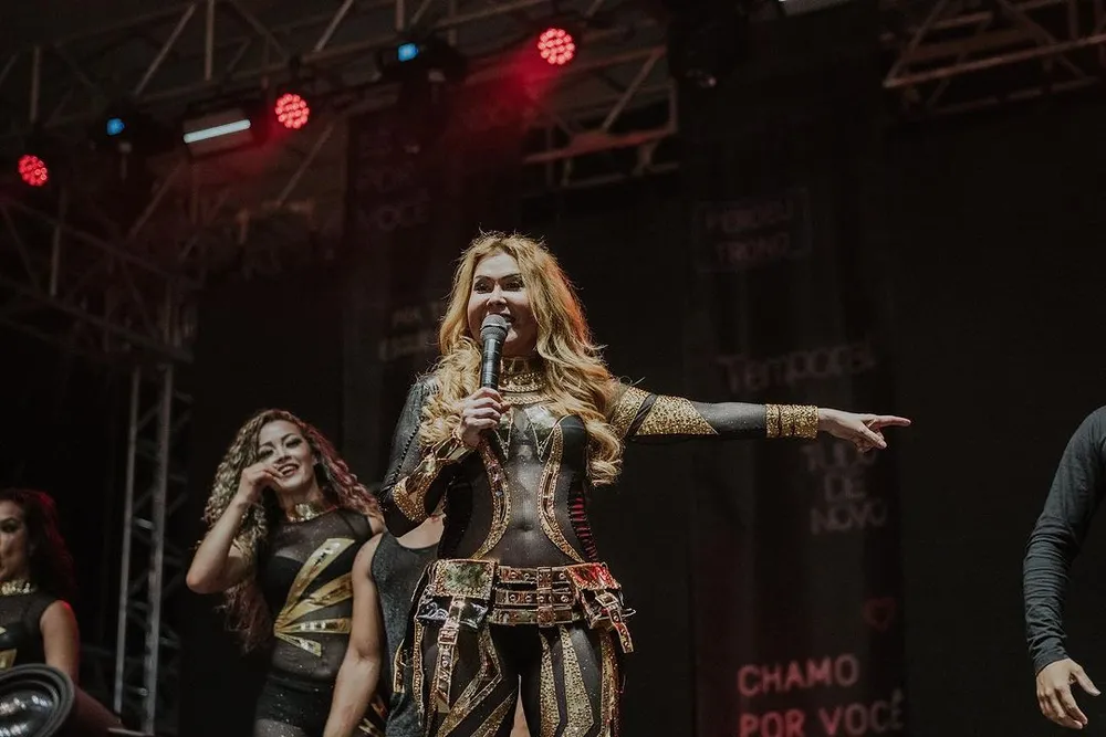 Joelma anuncia retorno após cancelar agenda de shows por causa de sinusite