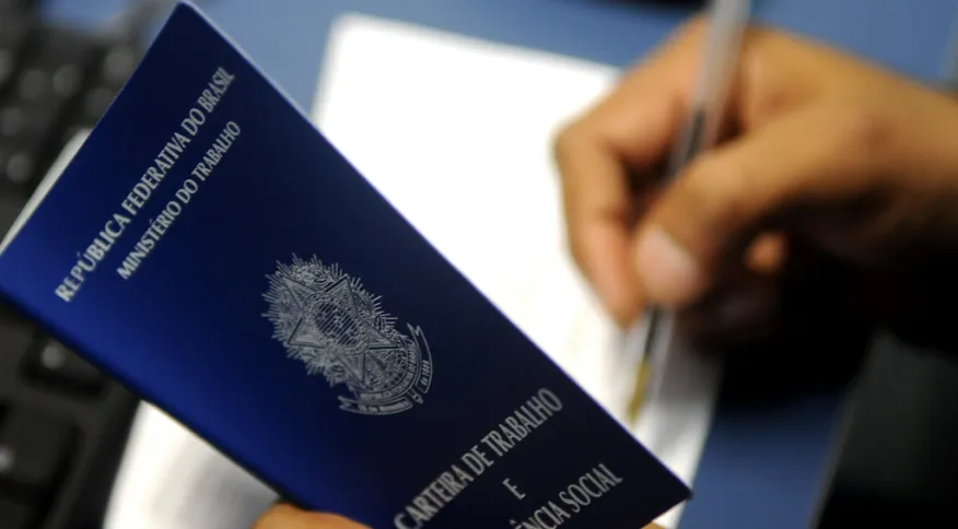 Governo prepara volta do imposto sindical obrigatório