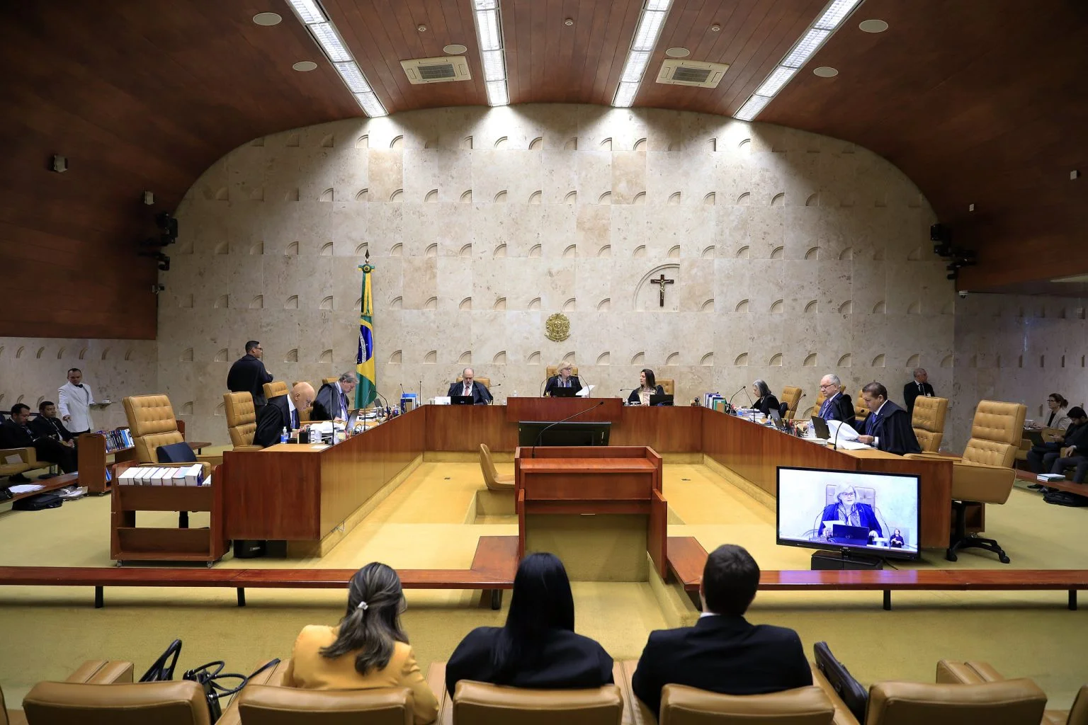 STF garante aposentadoria a grupo de servidores do Pará