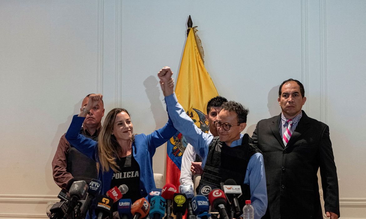 Candidatos à Presidência do Equador encerram campanha