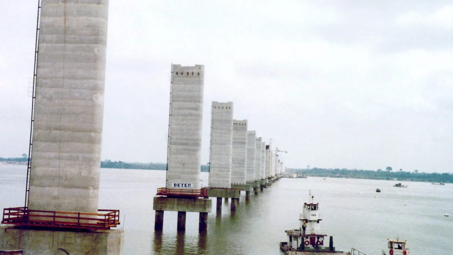 Sinalização com boias vai orientar navegação durante obras da nova ponte em Marabá