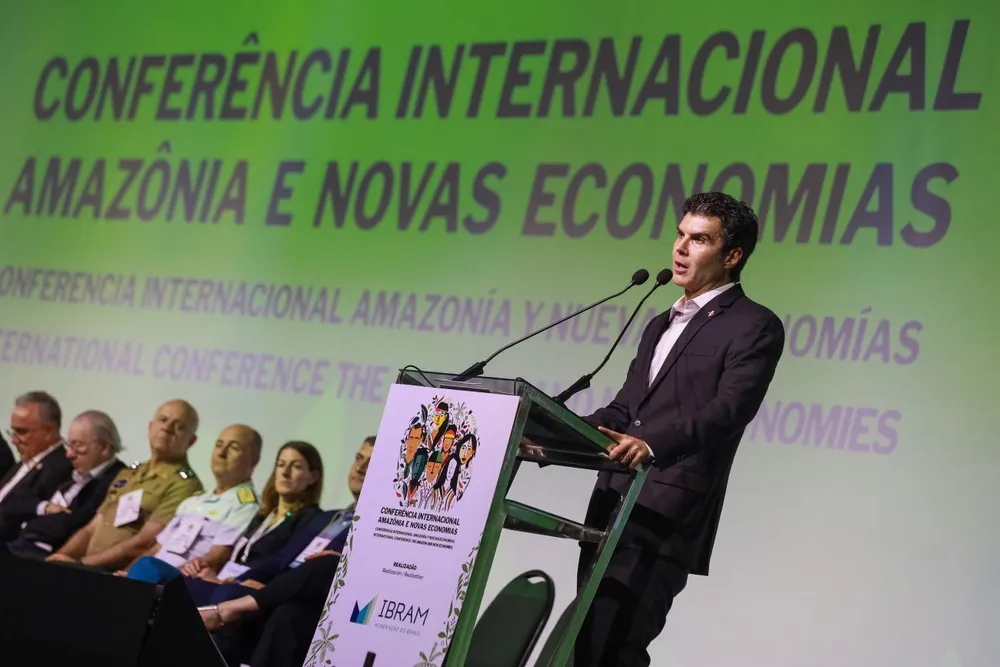 Em evento internacional de mineradoras, Helder defende transição para a Bioeconomia