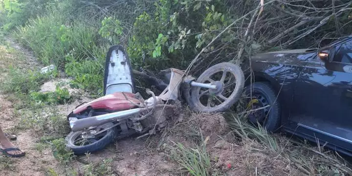 Carro bate na traseira de moto e motociclista morre no Pará