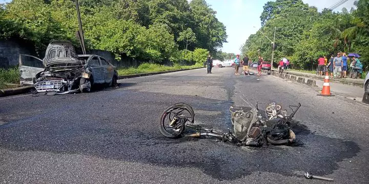 Motociclista morre e dois veículos pegam fogo após acidente no Pará