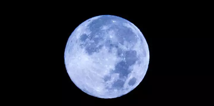 Lua azul: entenda o que é e quando o fenômeno raro vai ocorrer