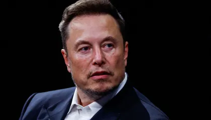Pai de Elon Musk revela pedido para doar seu esperma e criar geração de “Elons”