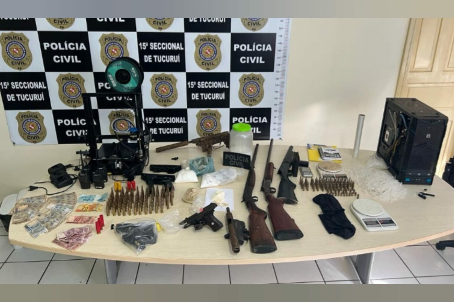 Polícia Civil apreende arsenal de armas em Breu Branco