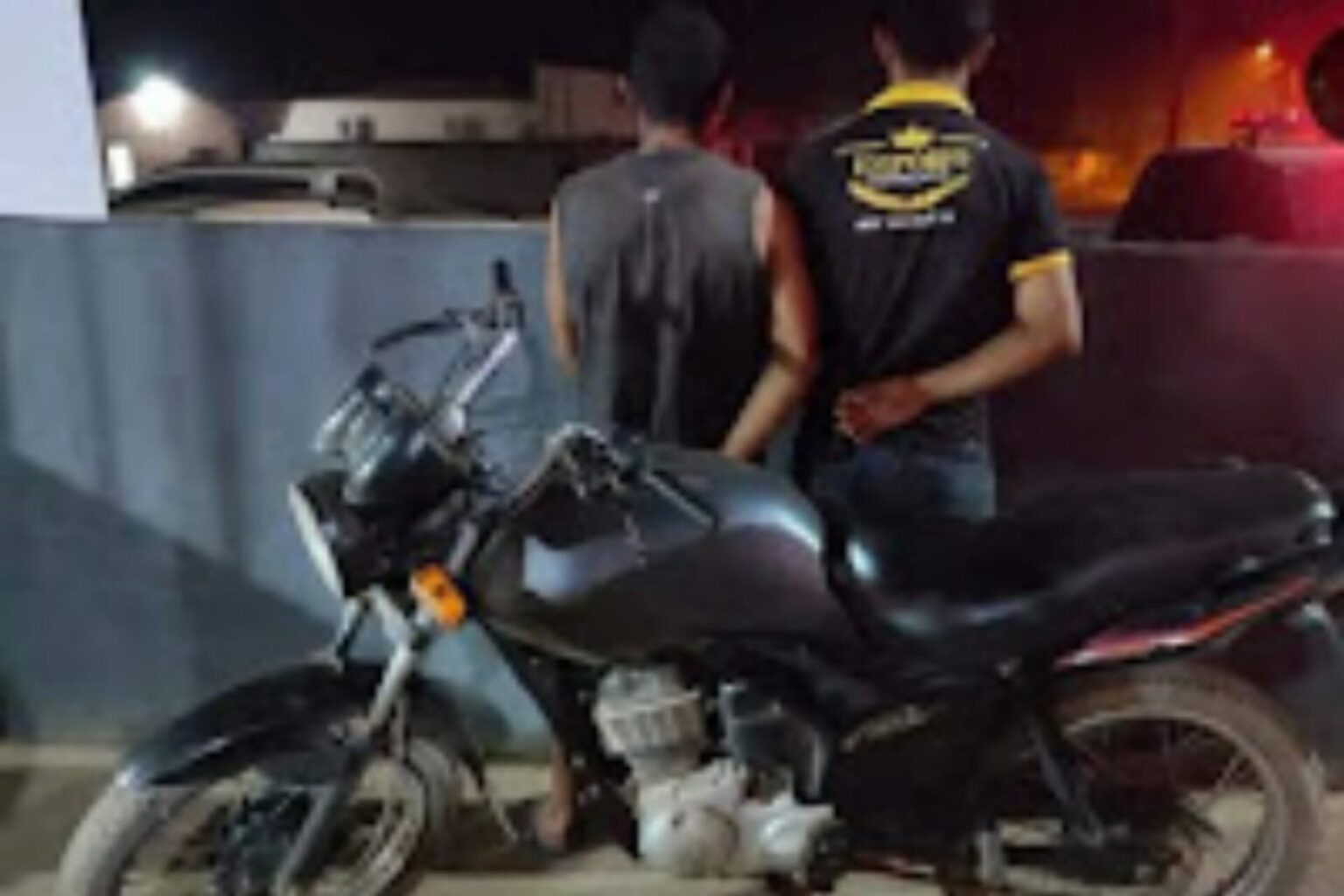 PM prende dupla com moto roubada em Santana do Araguaia