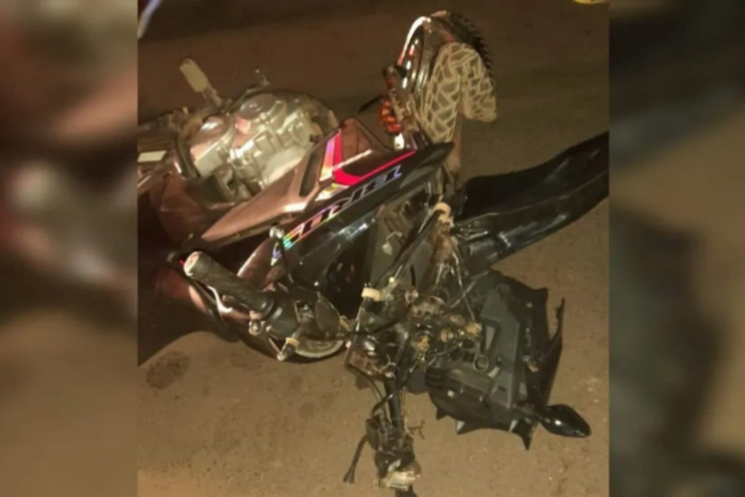 Motociclistas colidem com carro estacionado no oeste do Pará