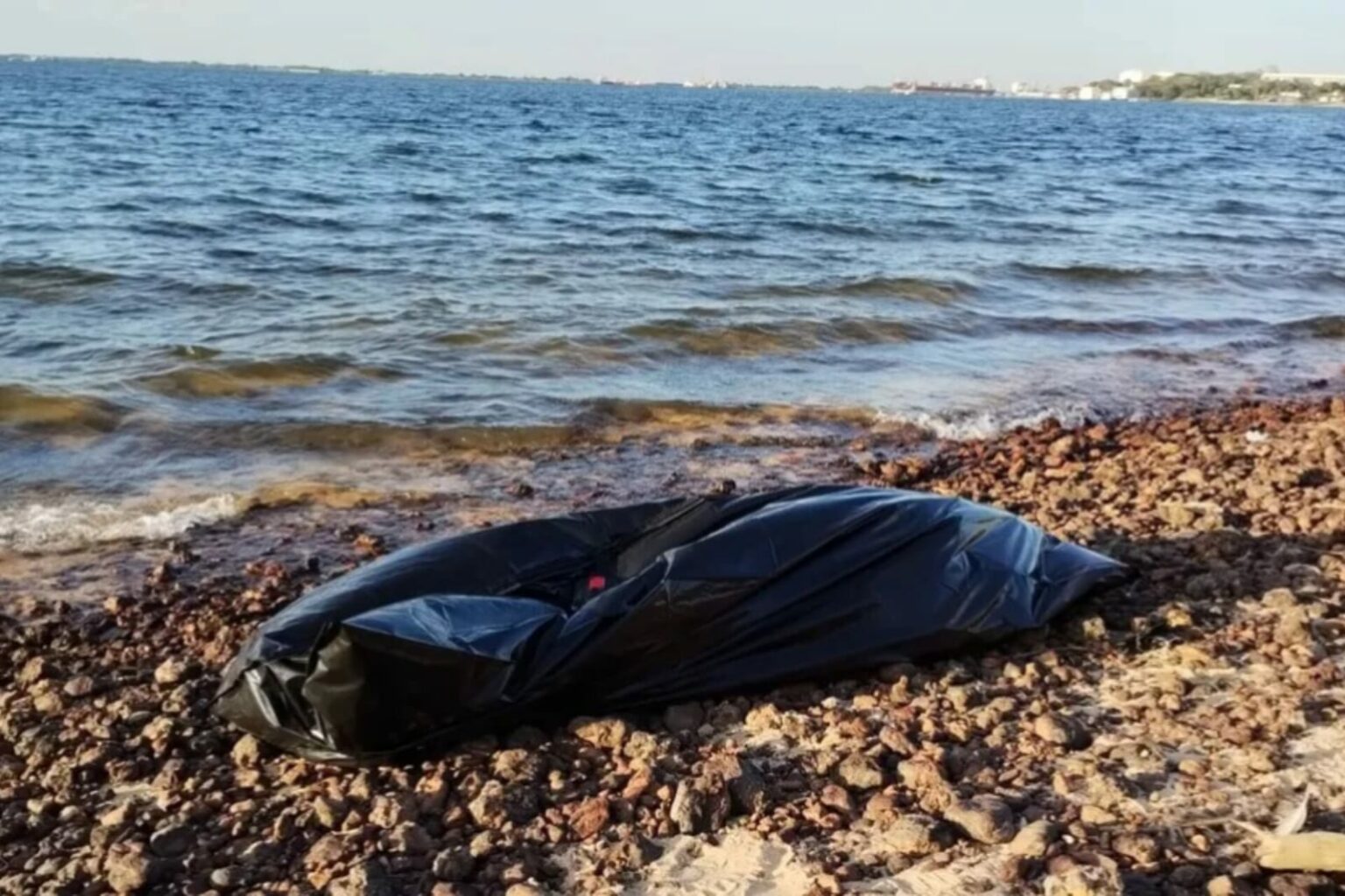 Corpo de homem é encontrado boiando em praia no Pará