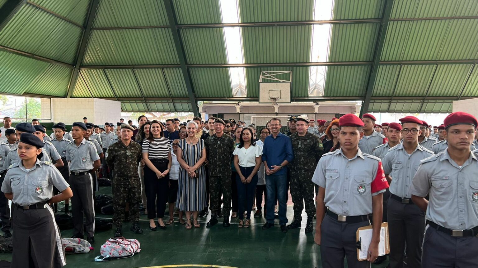 Luciano Dias e General Veiga visitam Colégio Cívico-Militar Rio Tocantins