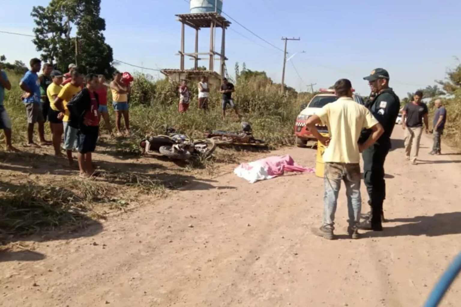 Colisão entre motocicletas deixa uma pessoa morta e outra ferida na BR-163