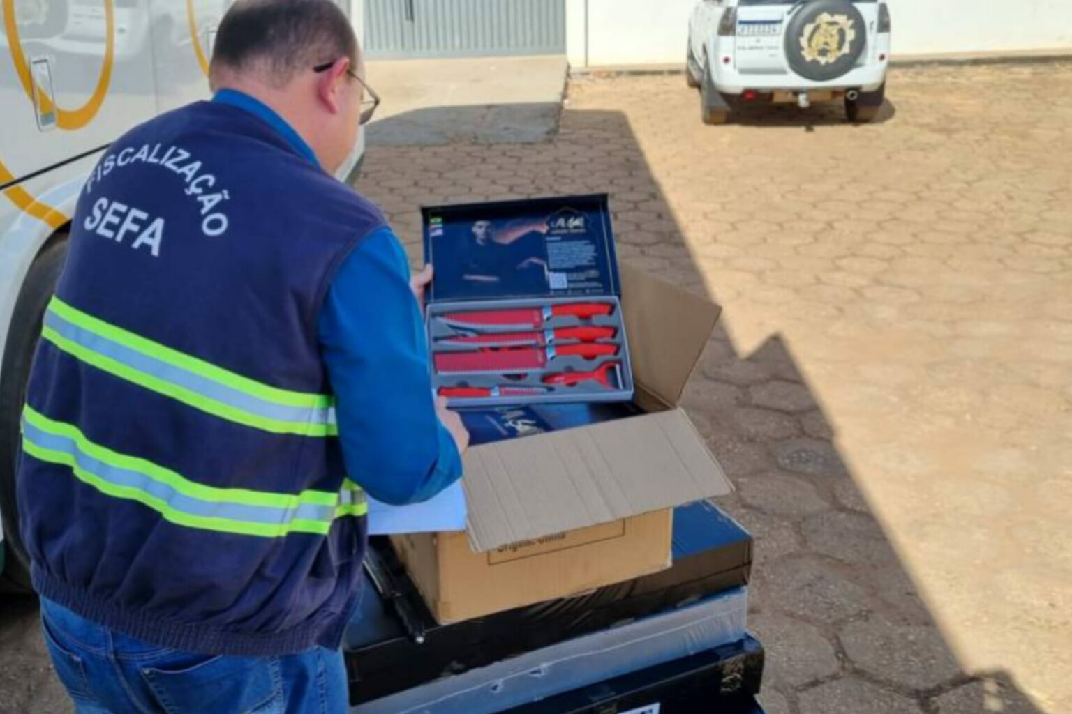 Sefa apreende R$ 25 mil em mercadorias na BR-010