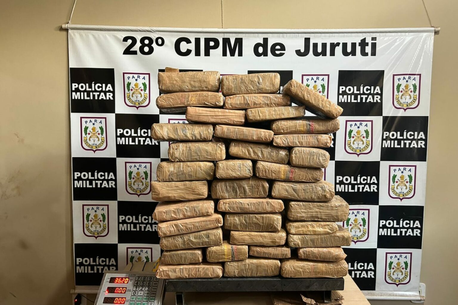 PM apreende entorpecentes dentro de embarcação no oeste do Pará