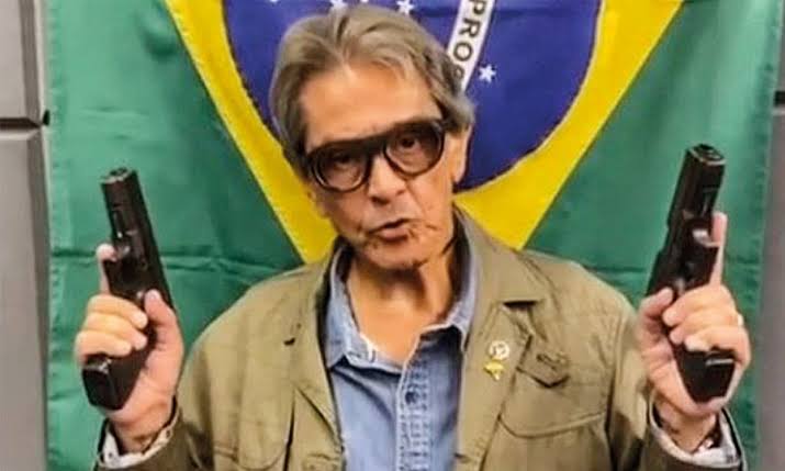 Roberto Jefferson vai a júri popular por atirar em policiais