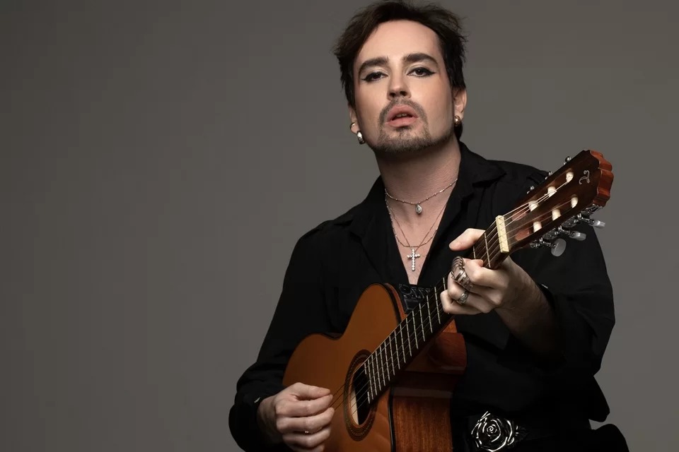 Johnny Hooker tem show cancelado após dizer que Jesus é travesti