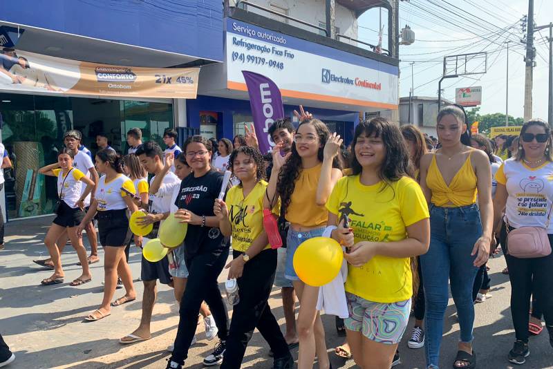 Em Marabá, escola estadual promove caminhada pela valorização da vida