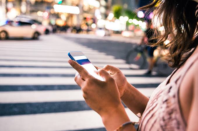 Uso de smartphones na rua pode ter resultado trágico