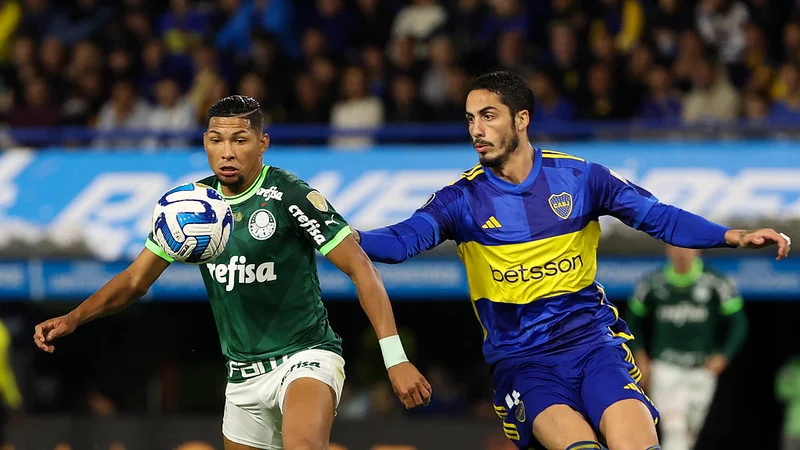 Palmeiras resiste ao Boca e volta vivo para decisão em casa
