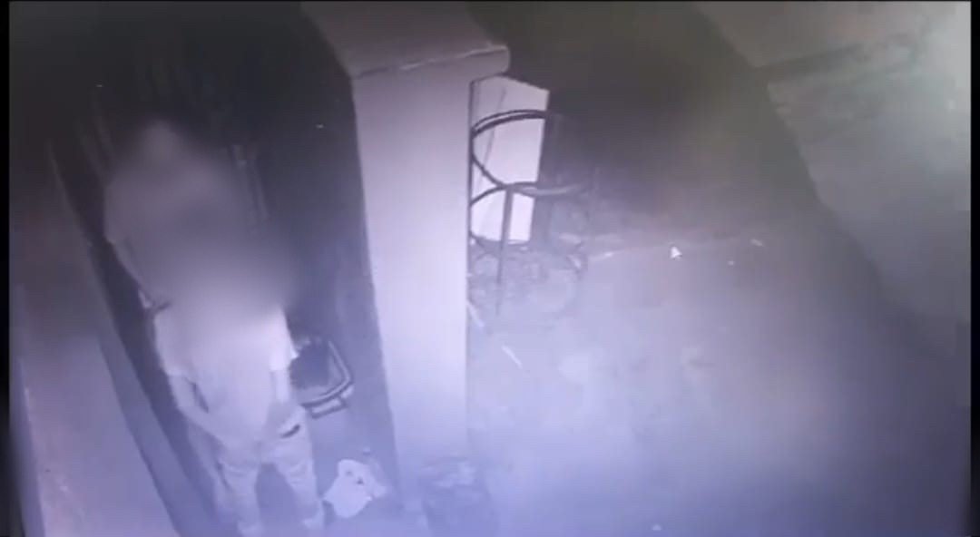 Vídeo: Trio é flagrado durante “suruba” em Marabá