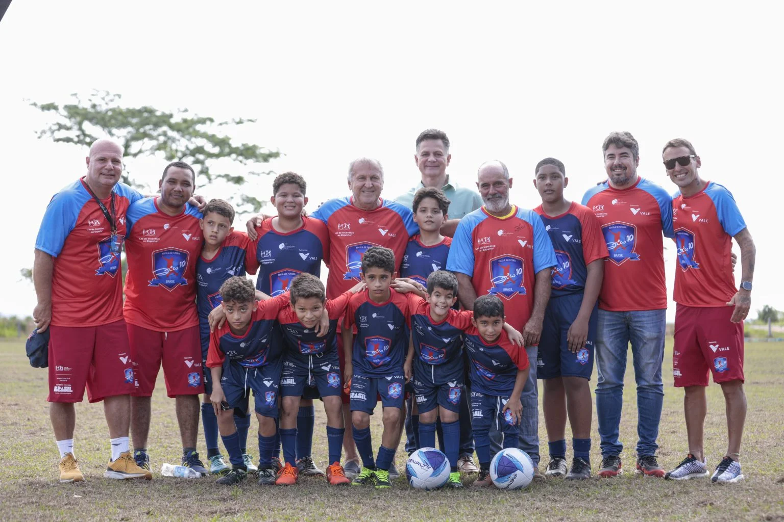 Zico lança projeto social de futebol no sudeste do Pará