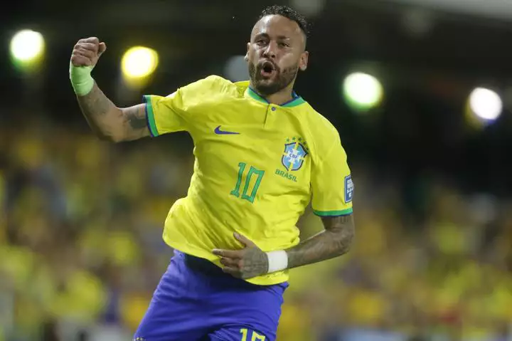 Neymar supera recorde de Pelé e Brasil vence a Bolívia