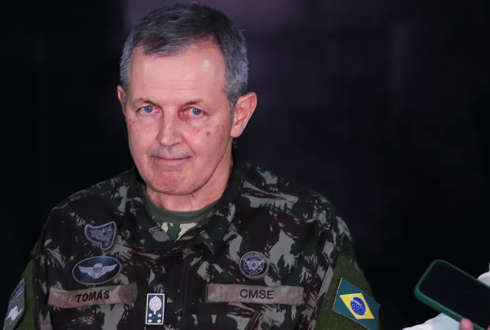 Comandante do Exército apoia a exclusão das Forças Armadas da fiscalização das eleições