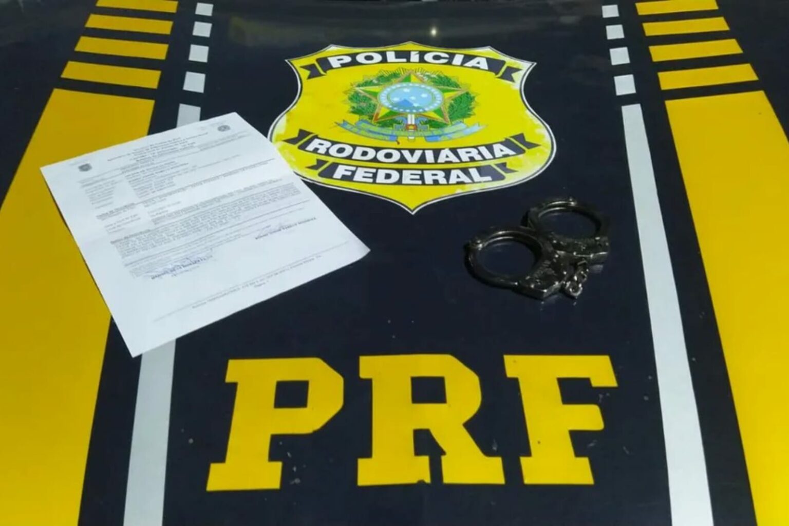 PRF prende foragido da Justiça dentro de ônibus em Itaituba
