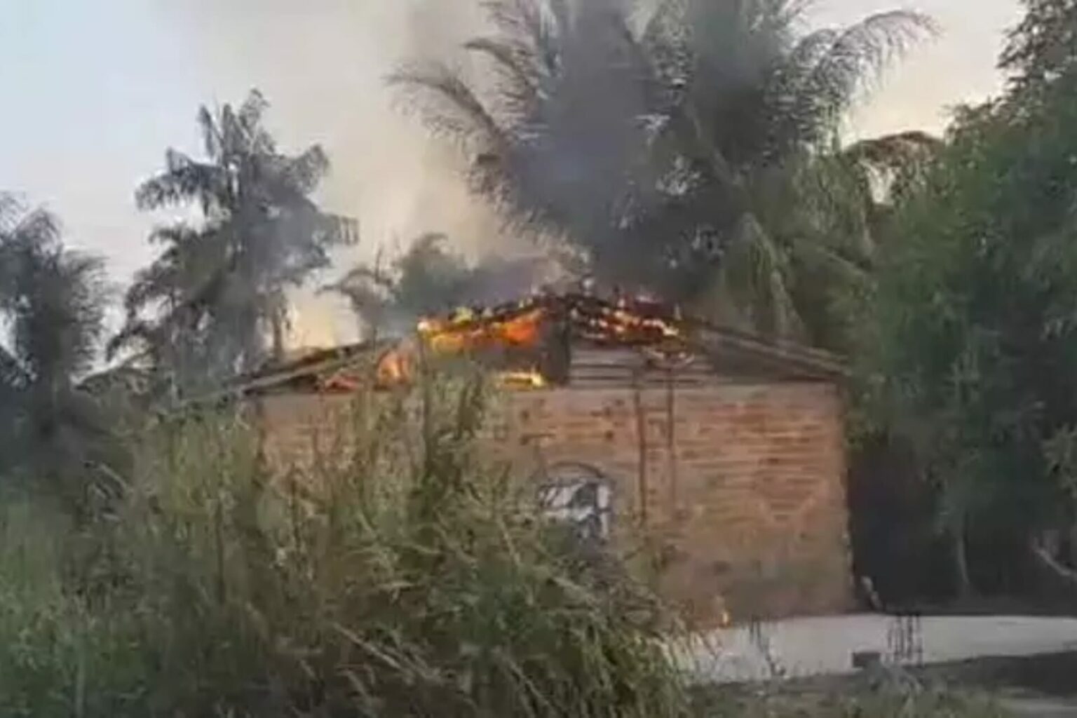 Briga por causa de traição termina com residência incendiada no Pará